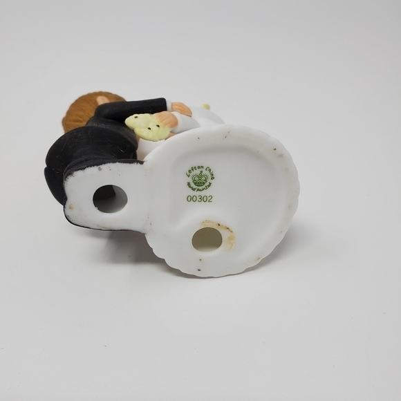 VINTAGE LEFTON CHINA HAND PAINTED BRIDE AND GROOM FIRST KISS - Picture 10 of 11